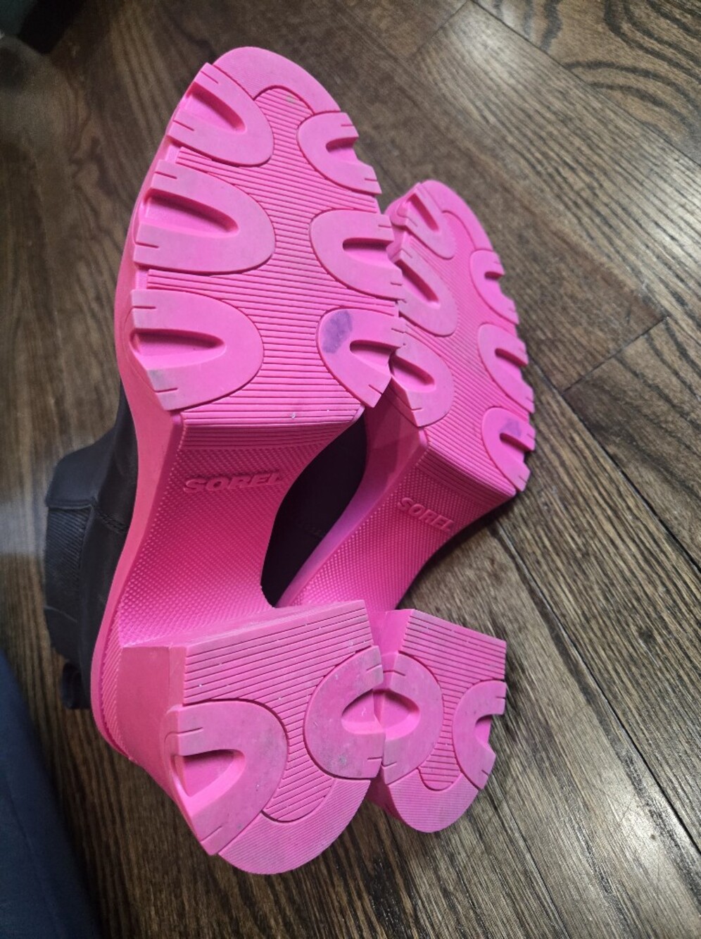 Sorel Brex Heel Platform Chelsea Bootie Black And Pink Size 9 - Picture 10 of 10